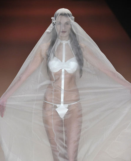 Modern Wedding Dresses - image modern-wedding-dresses on https://blackcockcult.com
